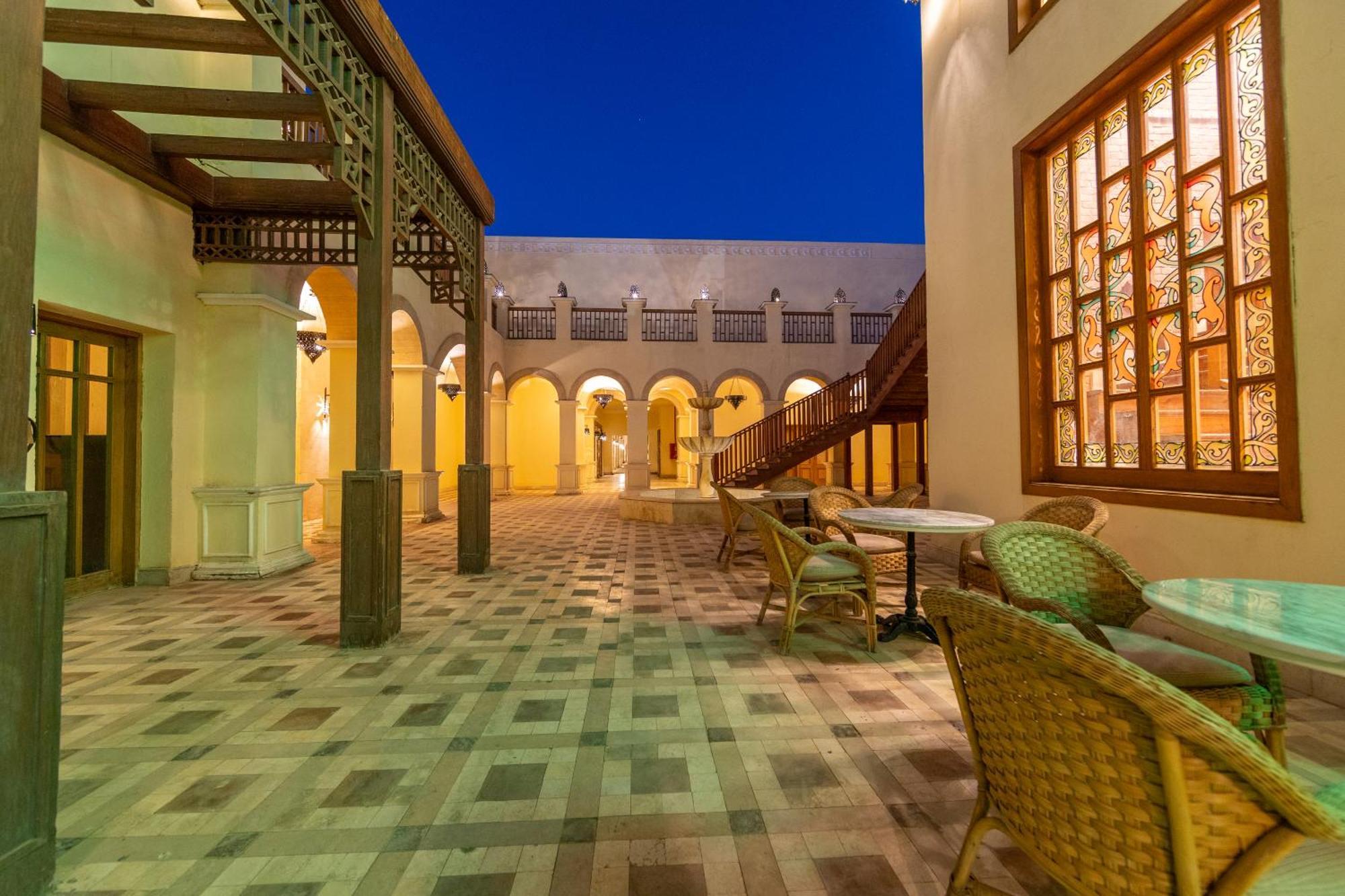 The Grand Hotel Sharm El Sheikh Exteriör bild The hotel's courtyard