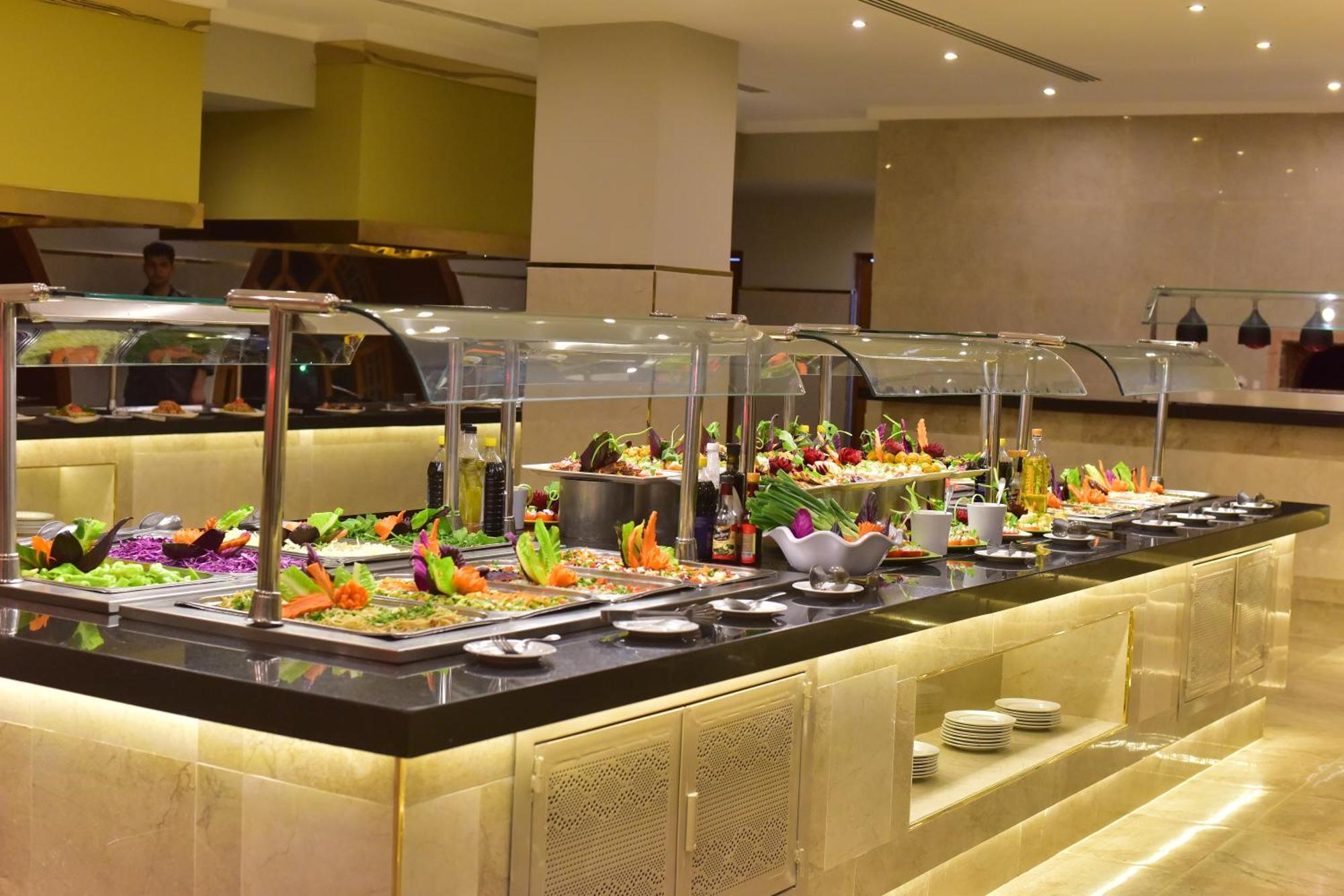 The Grand Hotel Sharm El Sheikh Exteriör bild A salad bar