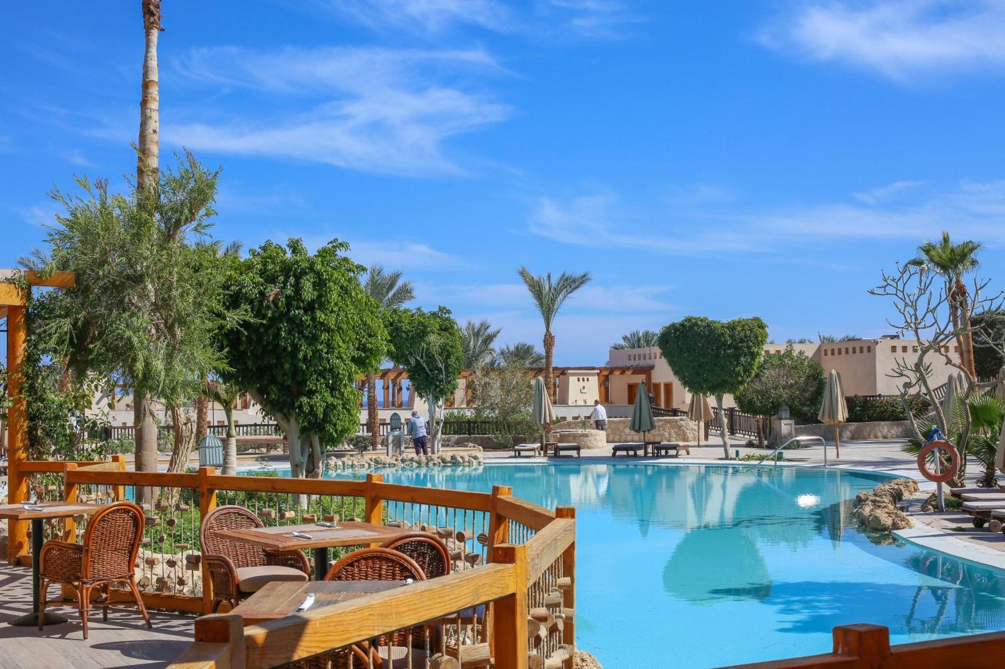 The Grand Hotel Sharm El Sheikh Exteriör bild The pool at the resort